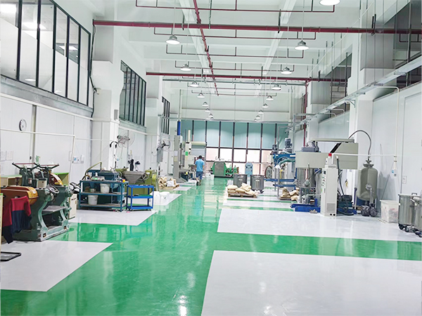 灌封胶及导热垫片前段生产车间